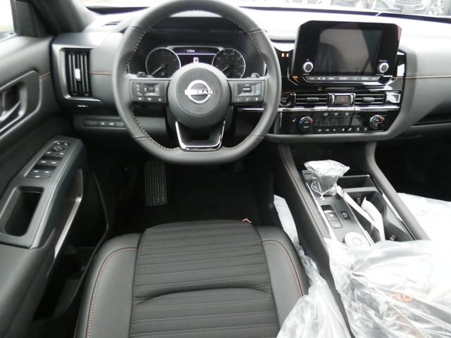 New 2025 Nissan Pathfinder Rock Creek image 12