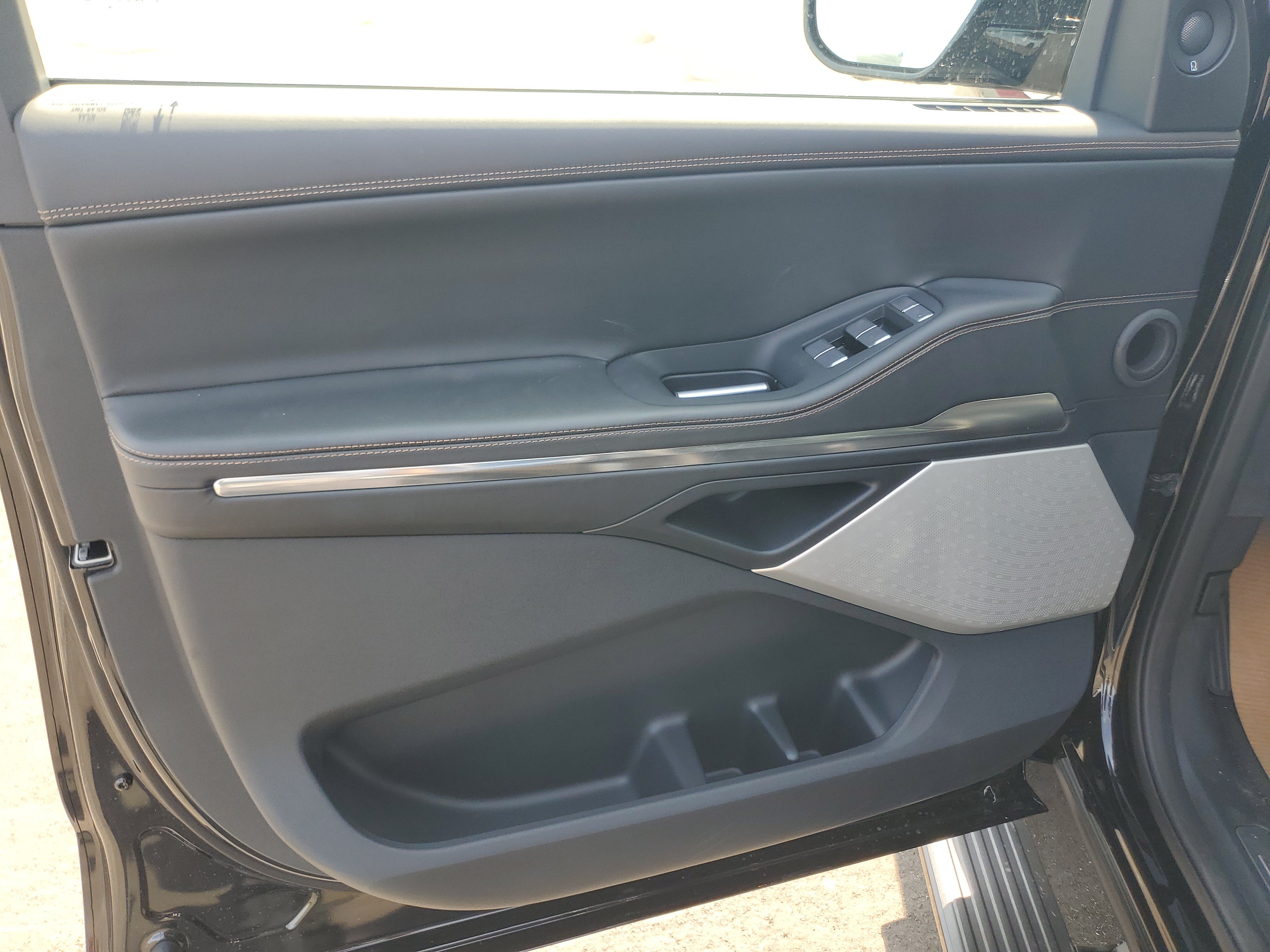 New 2027 Lincoln Navigator Black Label AWD/4WD image 8