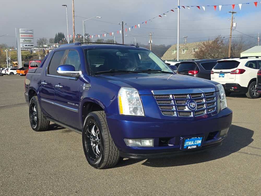 Used 2010 Cadillac Escalade EXT Premium image 7