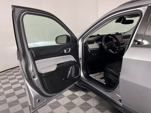 Used 2022 Jeep Compass Latitude AWD/4WD image 17