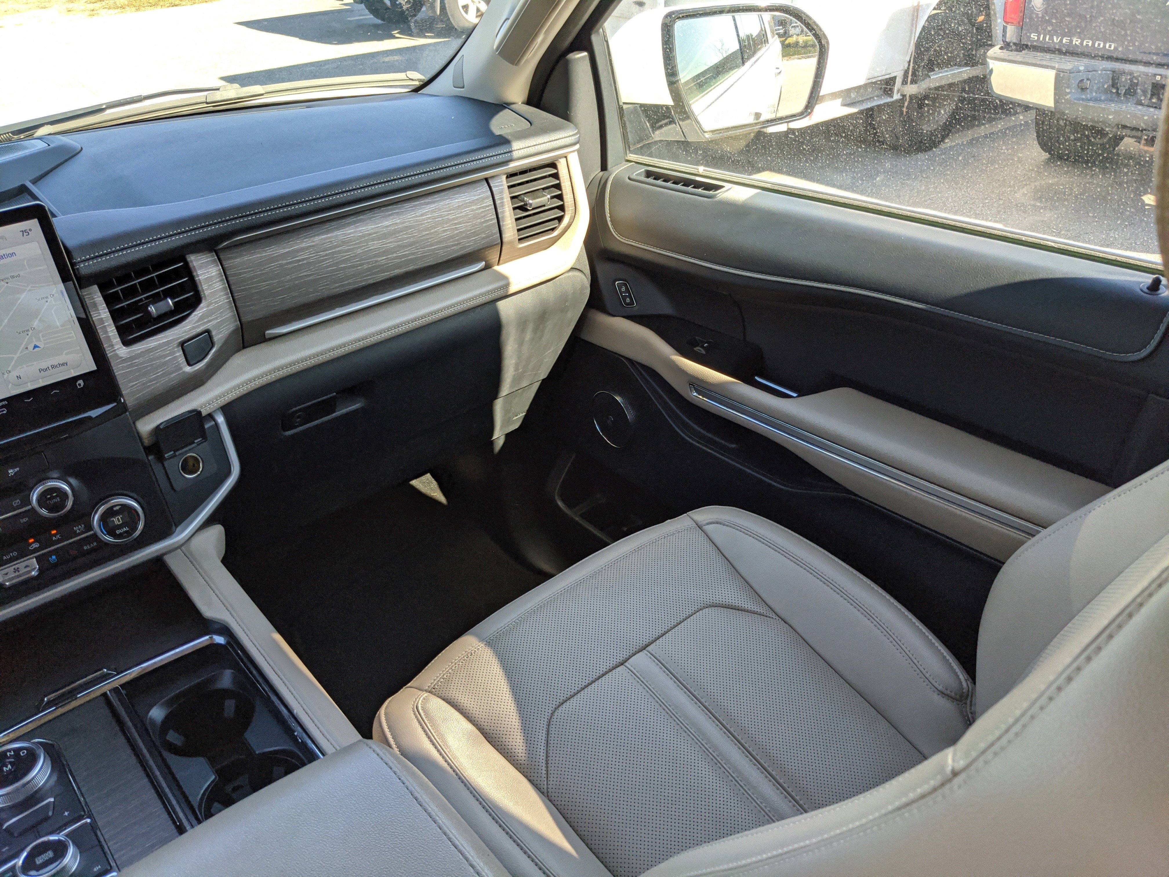 Used 2024 Ford Expedition Max Limited image 18