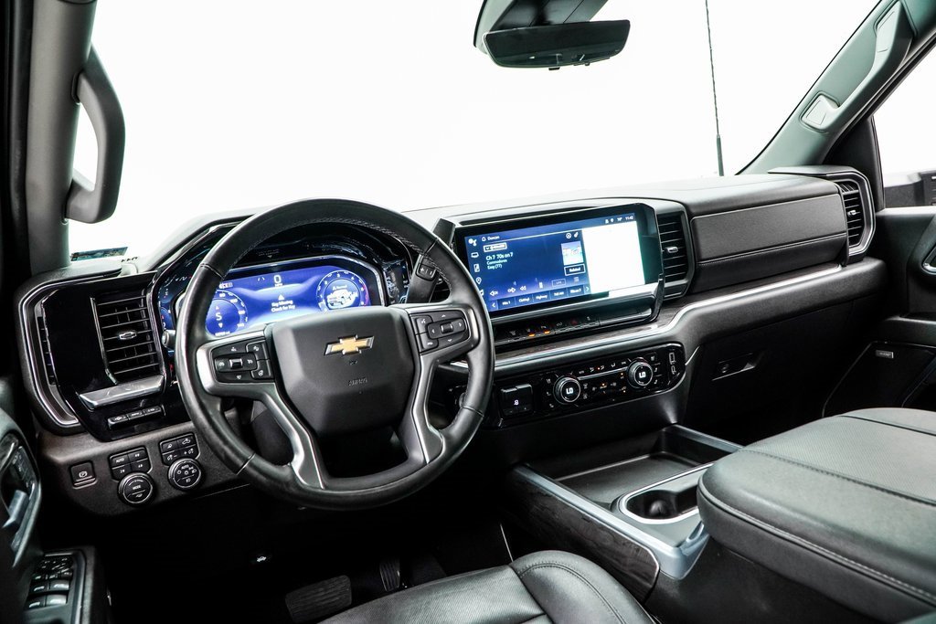 Used 2024 Chevrolet Silverado 3500 LTZ w/ LTZ Premium Package image 5