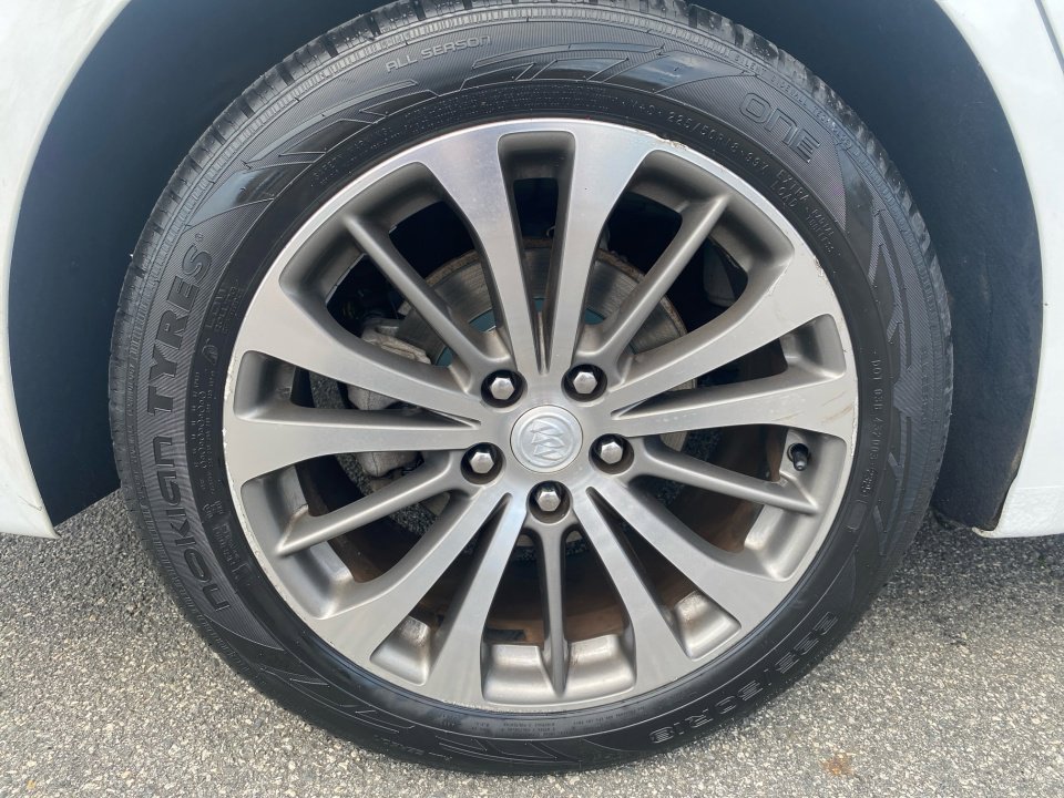 Used 2017 Buick LaCrosse Premium image 26