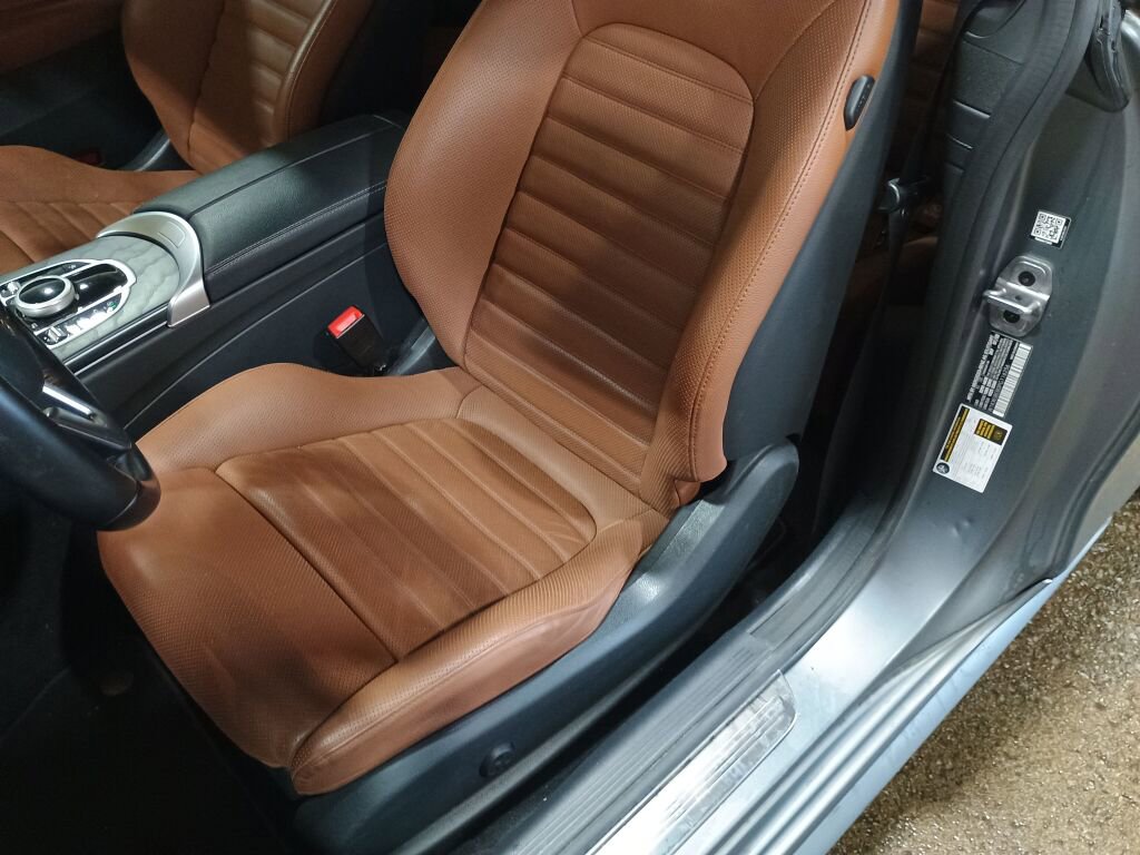 Used 2023 Mercedes-Benz C 300 4MATIC Coupe image 5