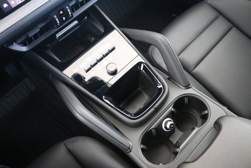 Used 2024 Porsche Cayenne image 51