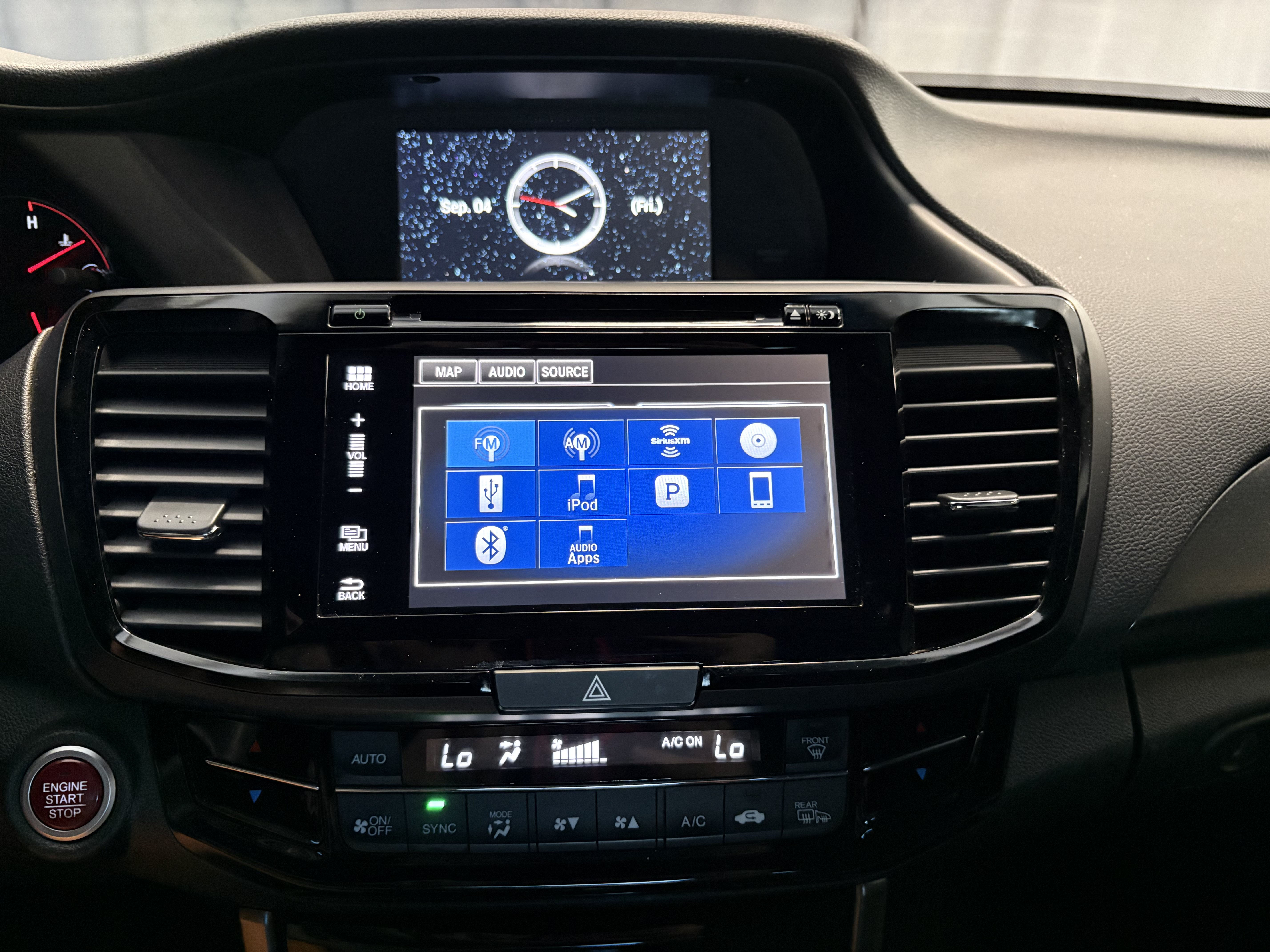 Used 2016 Honda Accord Touring image 10