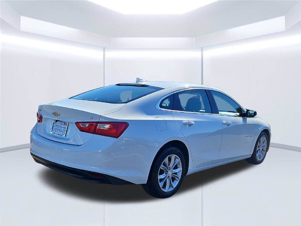 Used 2025 Chevrolet Malibu LT FWD image 5