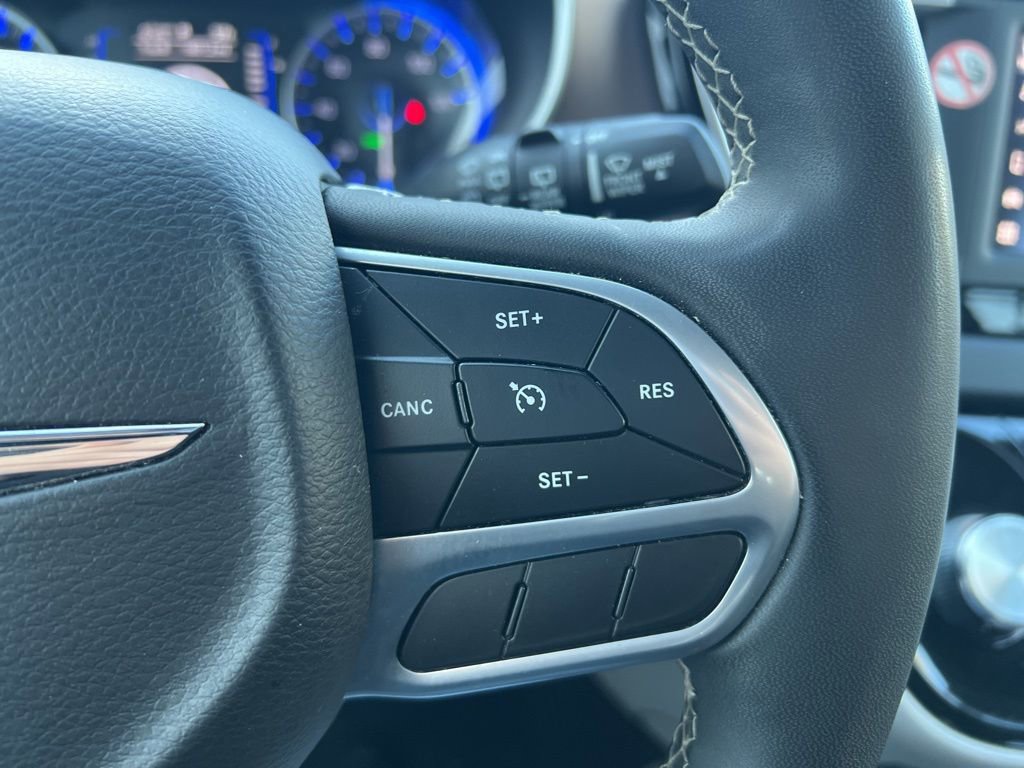 Used 2023 Chrysler Voyager LX image 17