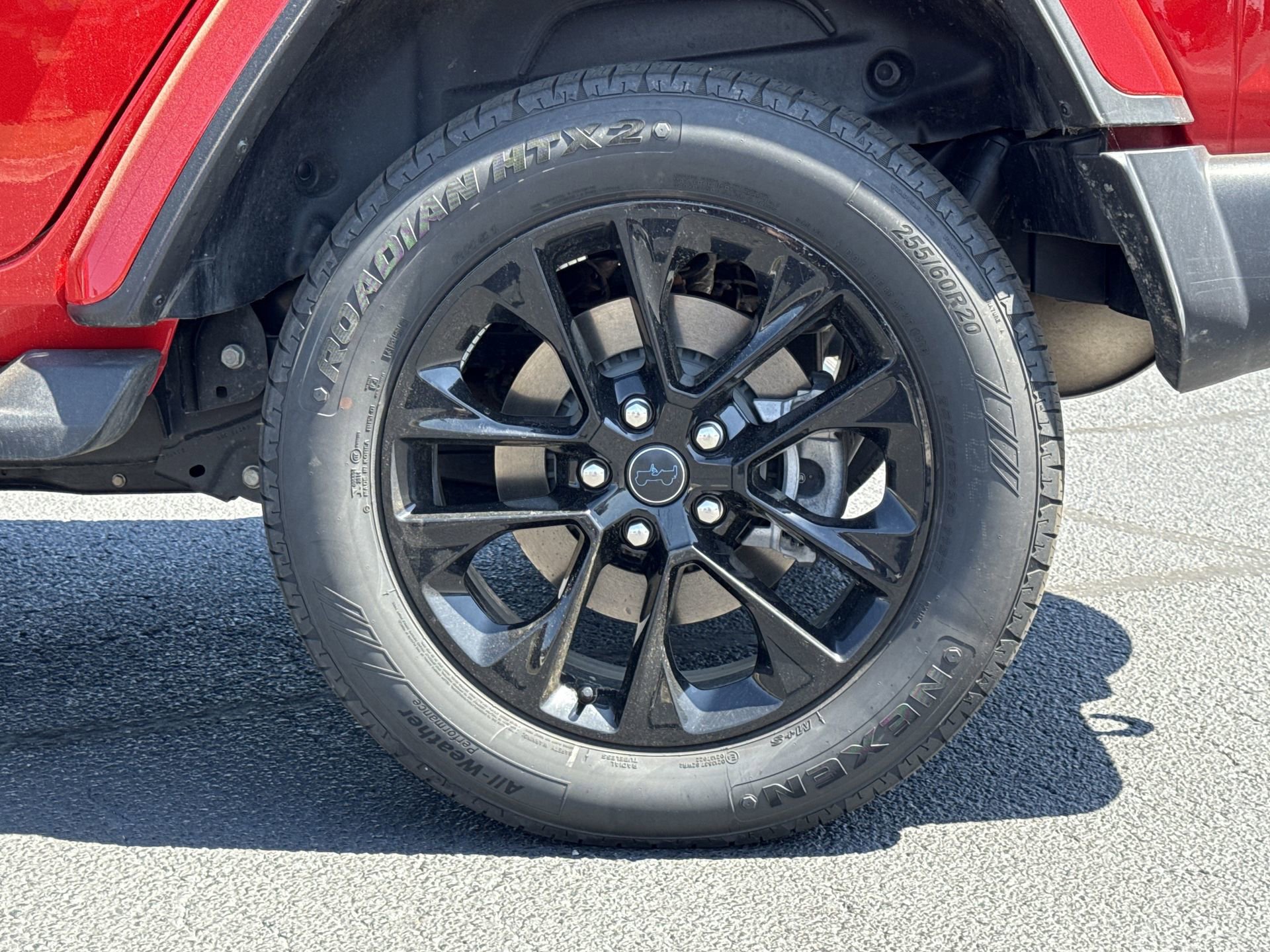 Used 2025 Jeep Wrangler Unlimited Sahara AWD/4WD image 22