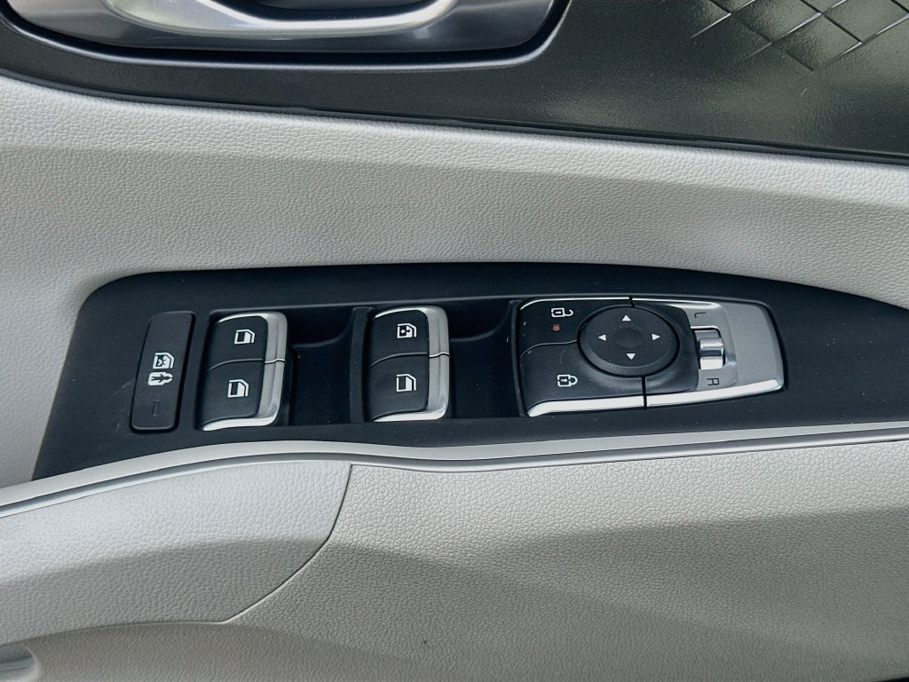 New 2026 Kia Sorento S w/ S Panoramic Sunroof Package FWD image 17