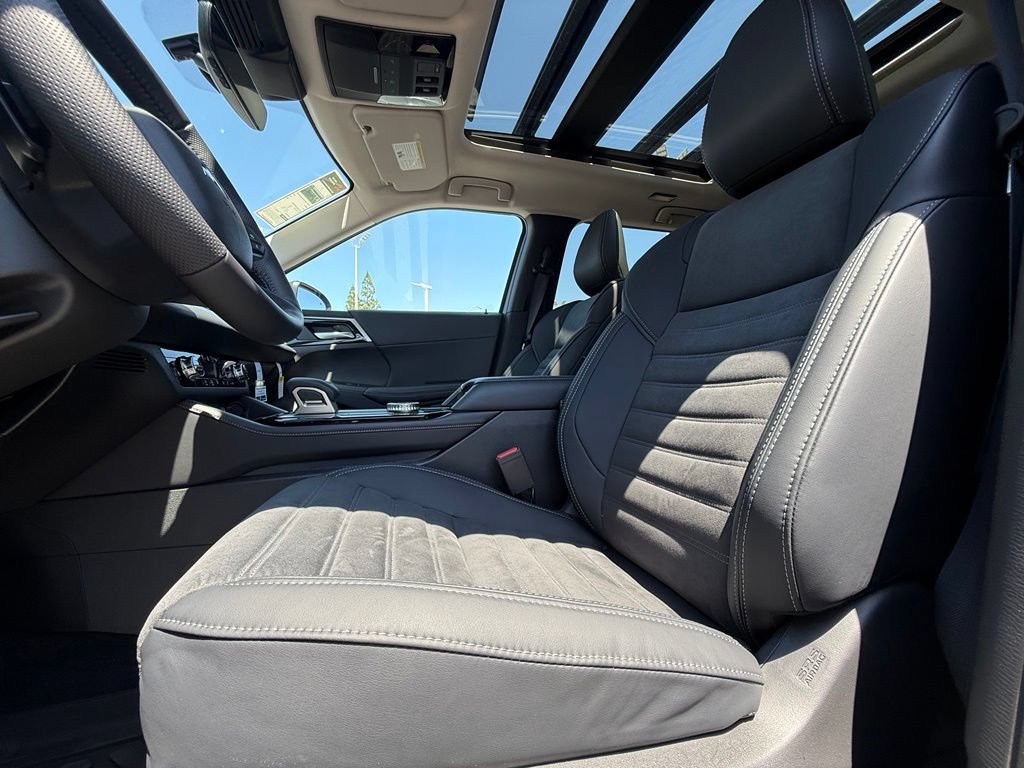 New 2026 Mitsubishi Outlander AWD image 37