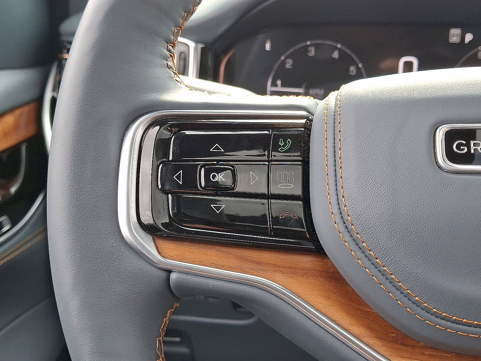 Used 2024 Jeep Grand Wagoneer Series III image 23