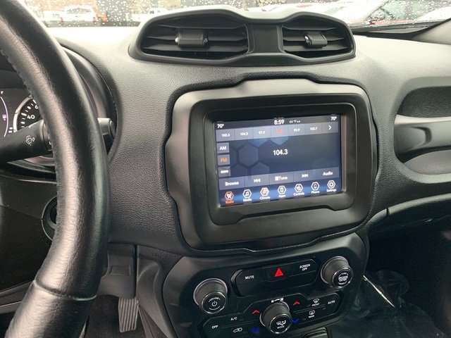 Used 2020 Jeep Renegade Latitude w/ Cold Weather Group image 23