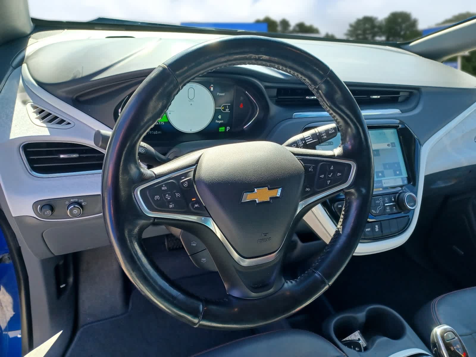 Used 2017 Chevrolet Bolt Premier w/ Driver Confidence II Package FWD image 9