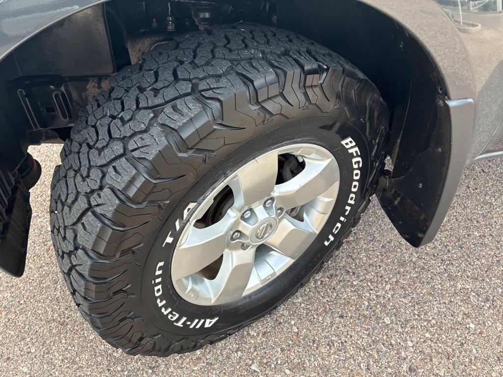 Used 2012 Nissan Frontier SV AWD/4WD image 9