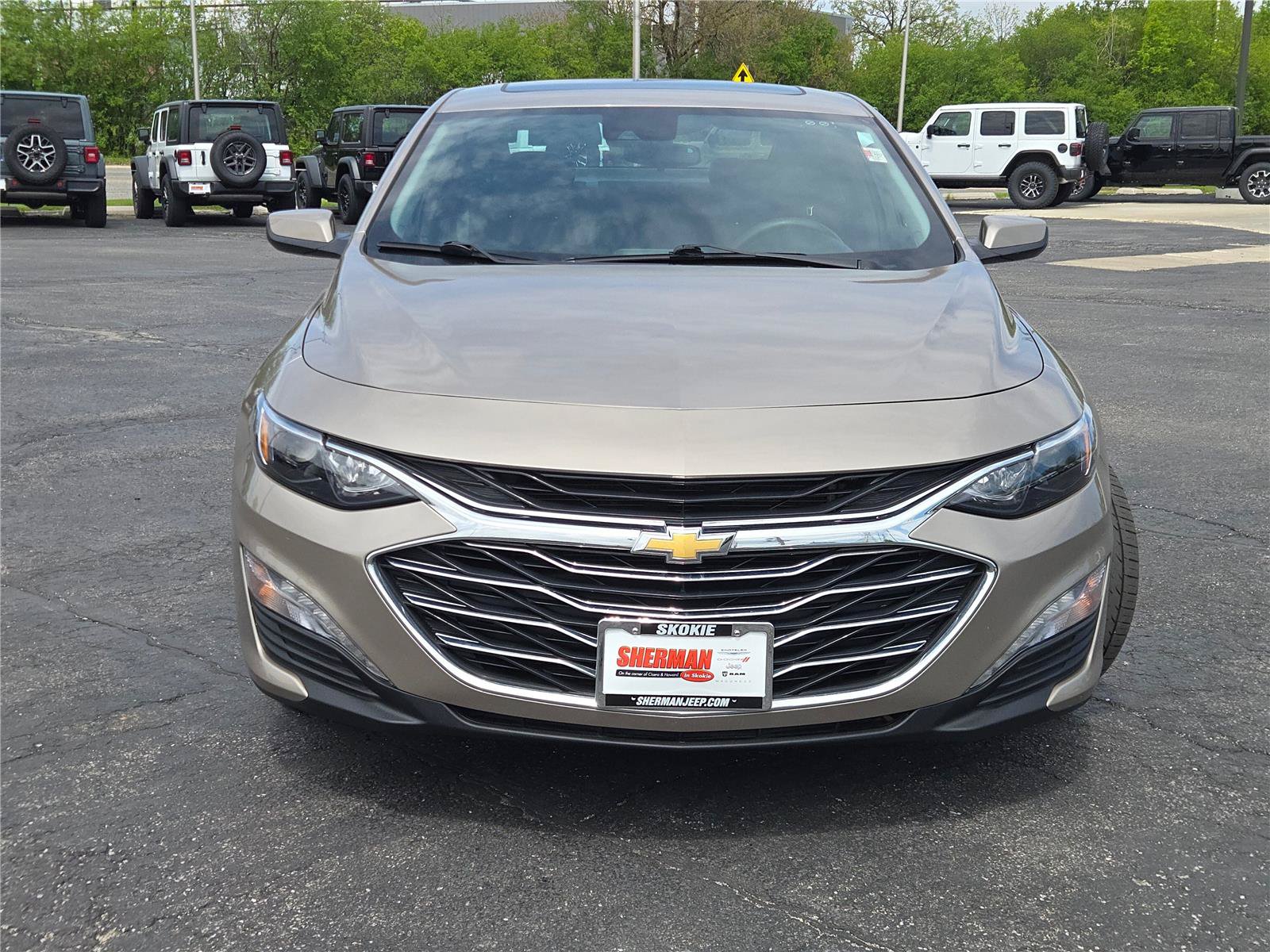 Used 2023 Chevrolet Malibu LT w/ Driver Confidence Package FWD image 4