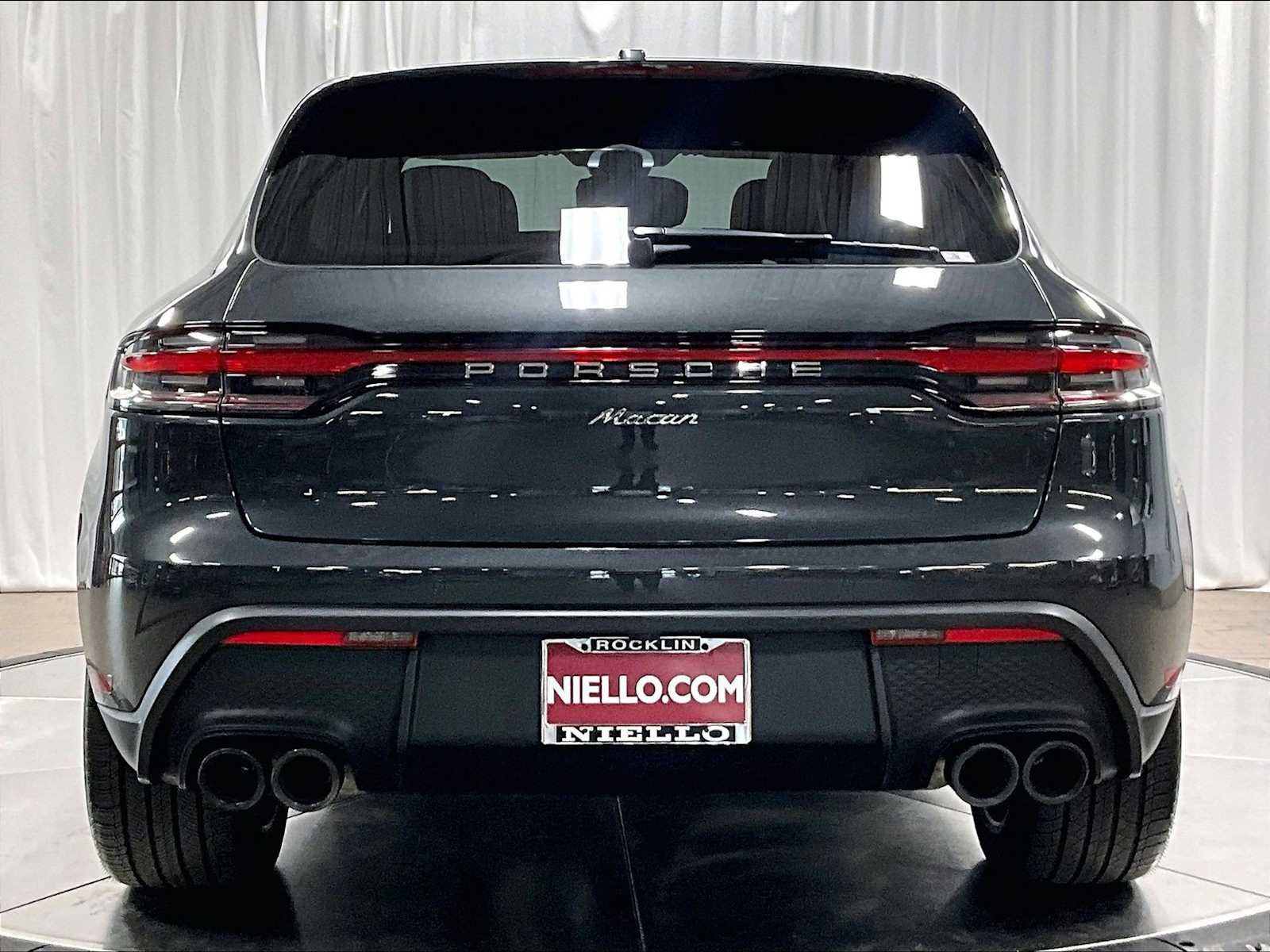 Used 2025 Porsche Macan image 9