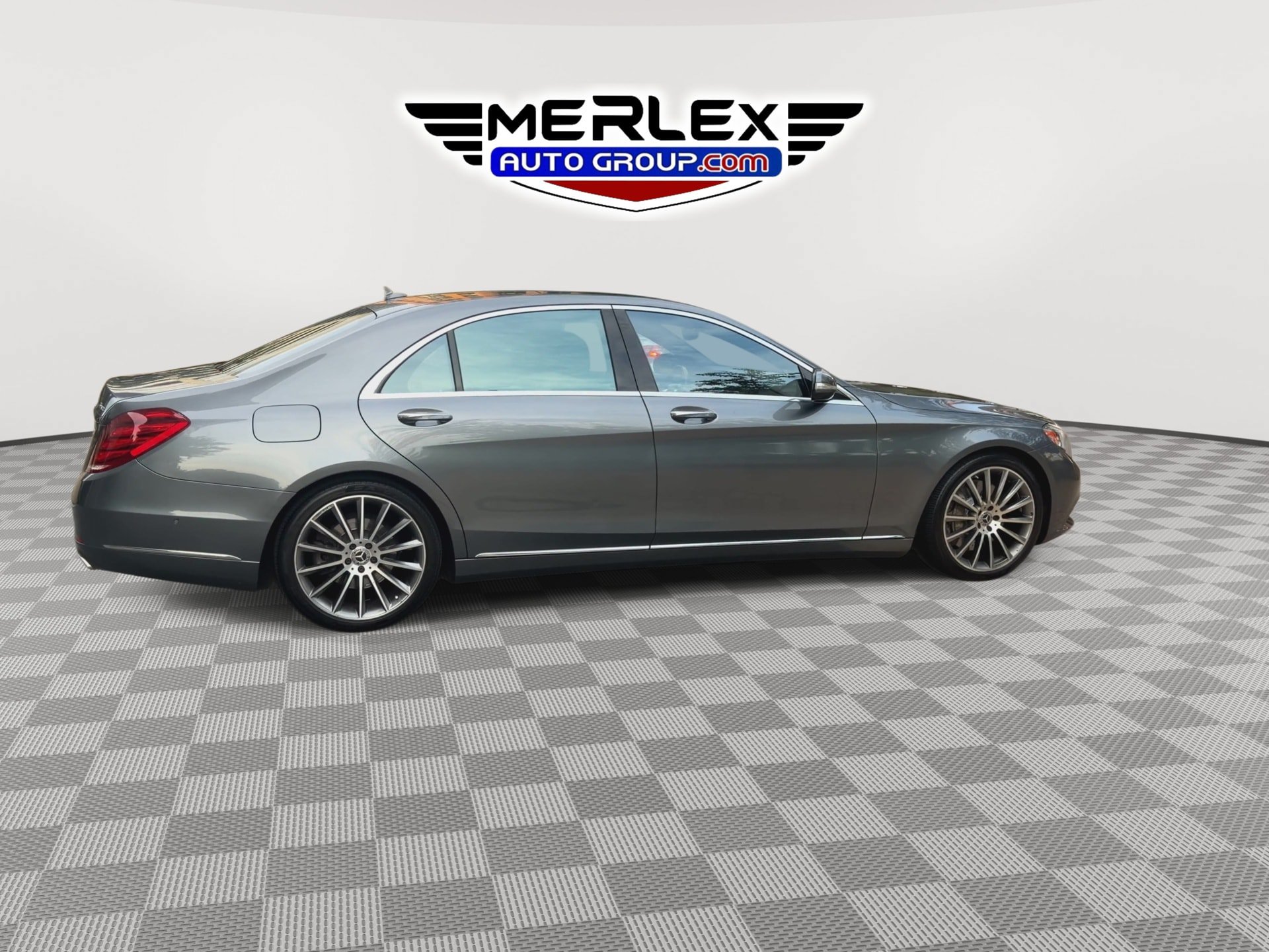Used 2017 Mercedes-Benz S 550 4MATIC Sedan image 9