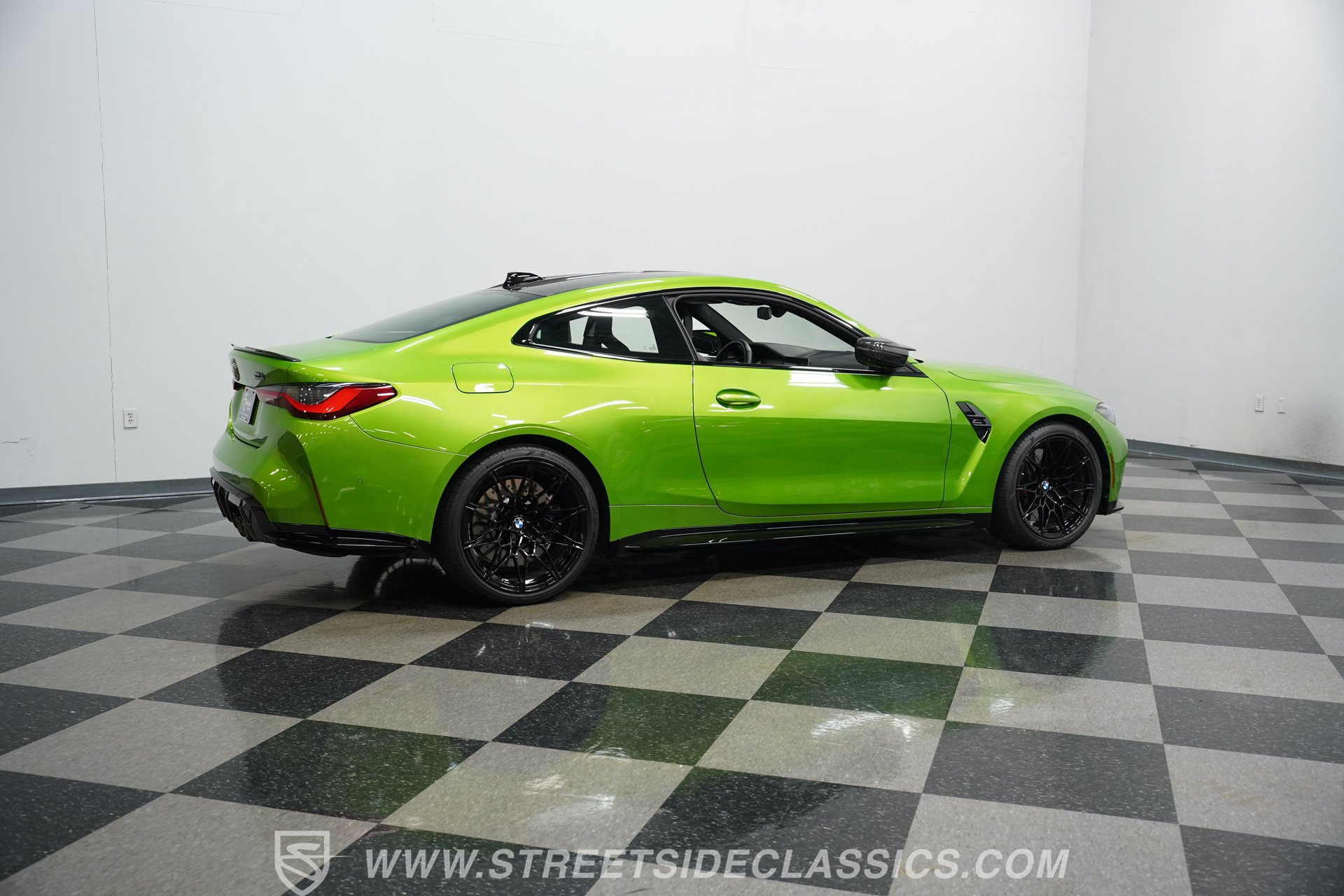 Used 2021 BMW M4 Competition w/ M Carbon Exterior Package RWD image 14