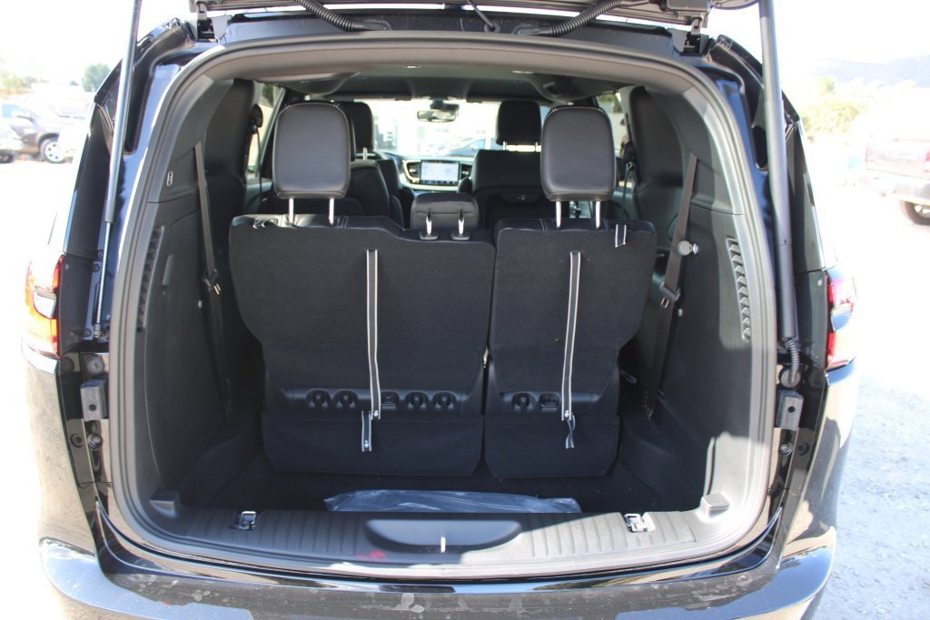 New 2026 Chrysler Pacifica Select w/ S Appearance Package image 33