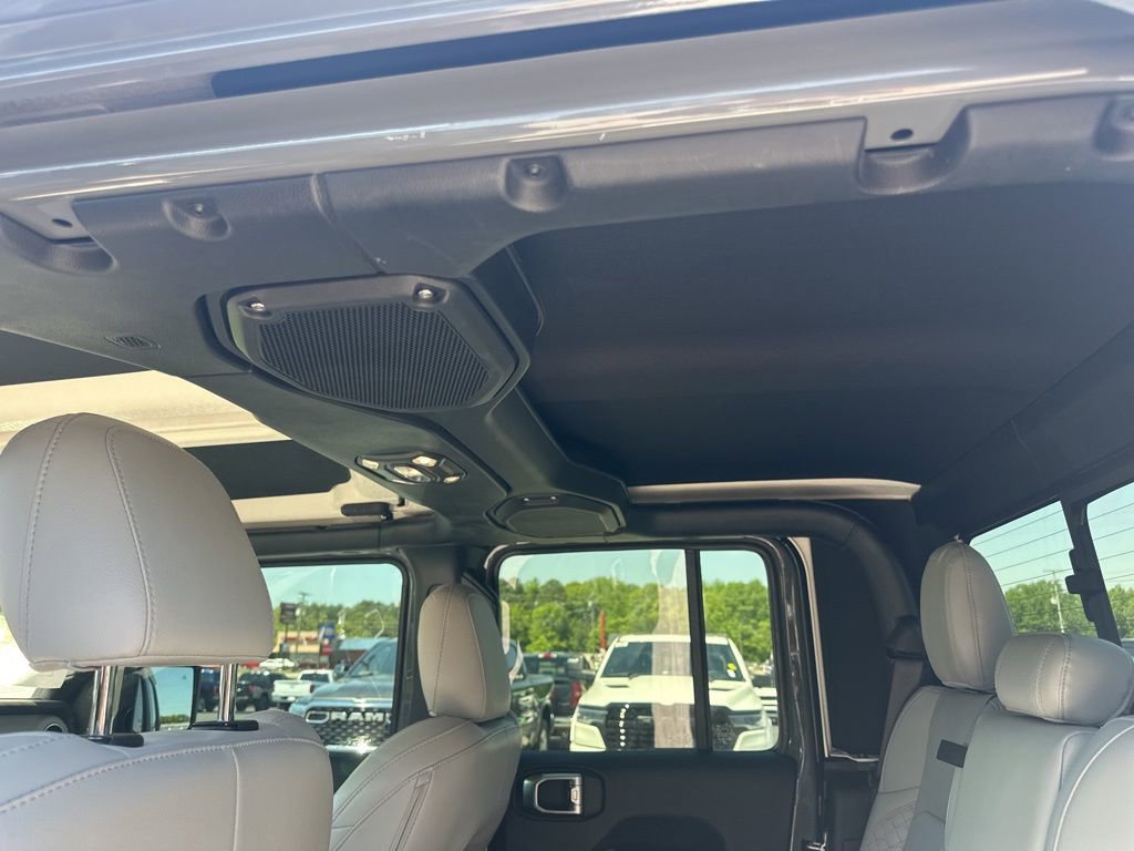Used 2022 Jeep Gladiator Overland AWD/4WD image 27