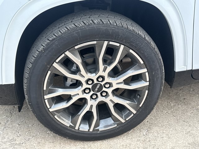 New 2027 GMC Acadia Denali Ultimate w/ LPO, Floor Liner Package AWD/4WD image 17