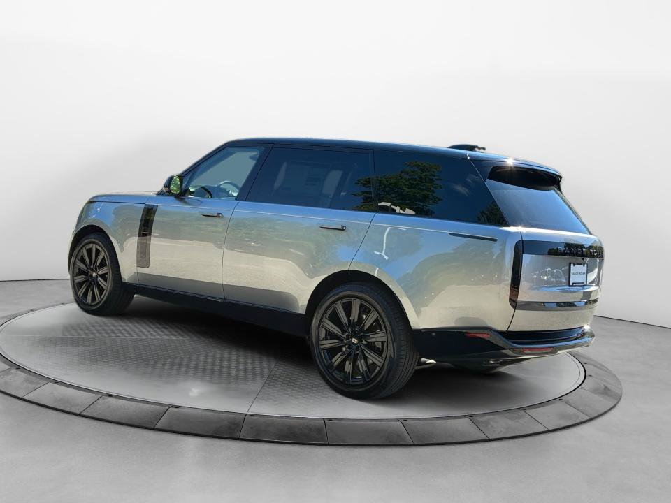 New 2027 Land Rover Range Rover Long Wheelbase SE AWD/4WD image 5