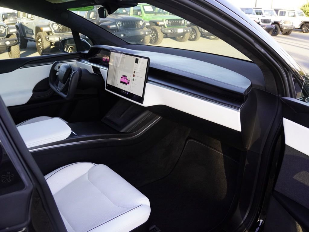 Used 2022 Tesla Model X Plaid image 19