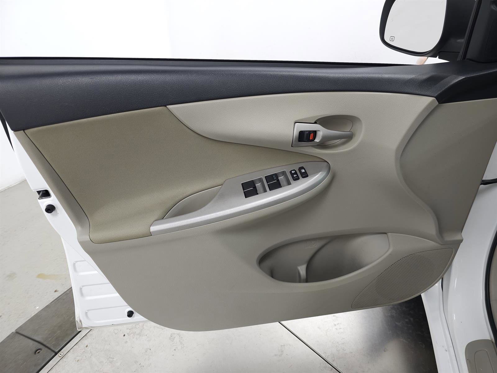 Used 2012 Toyota Corolla LE w/ Premium Pkg image 11