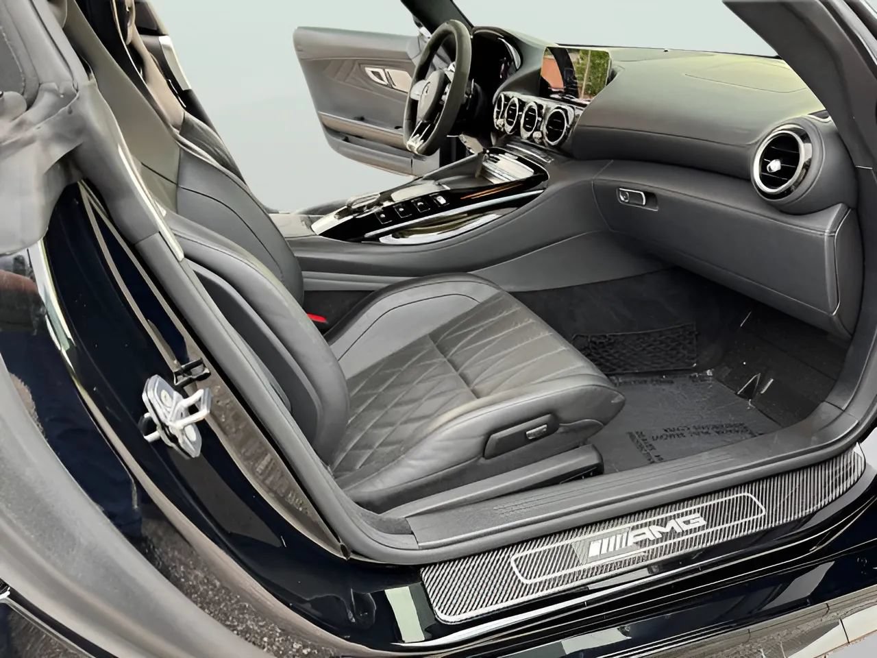 Used 2020 Mercedes-Benz AMG GT R image 23
