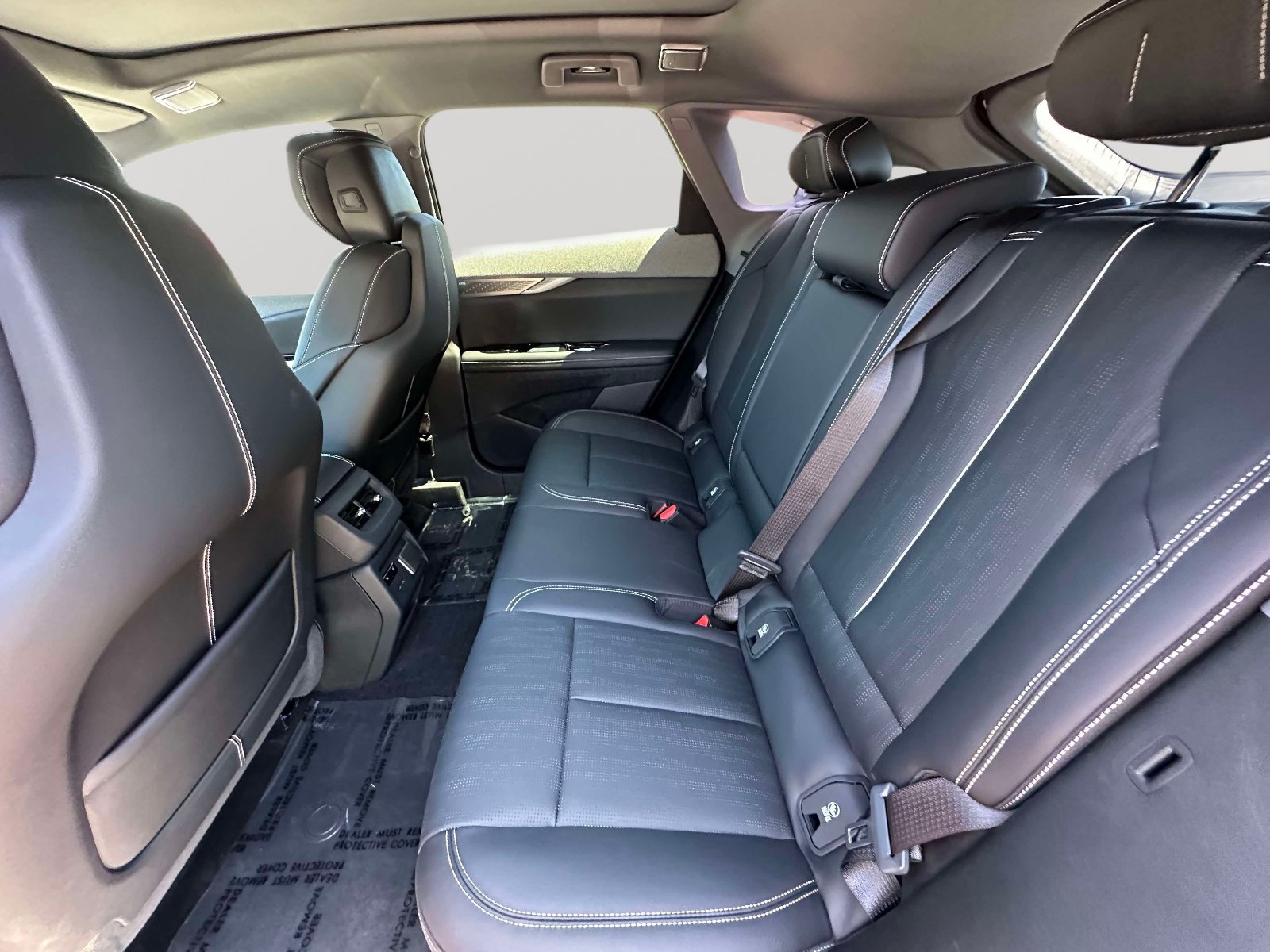 Used 2025 Cadillac Optiq Sport 2 w/ LPO, Floor Liner Package AWD/4WD image 30