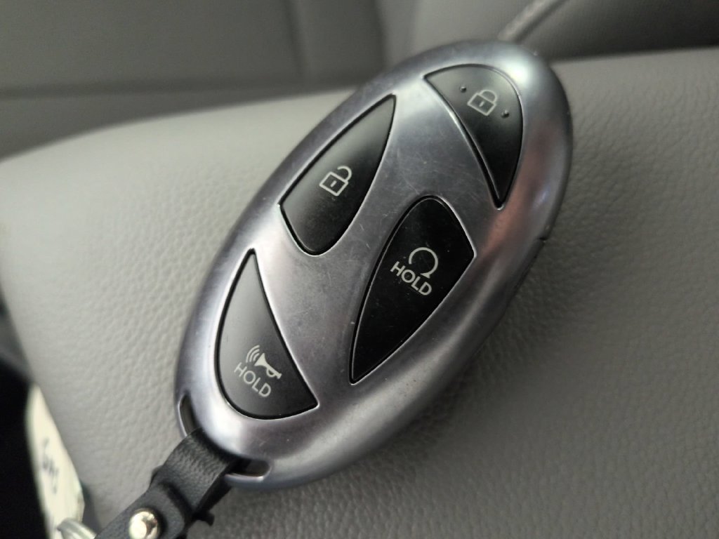 Used 2025 Hyundai Elantra Sport FWD image 46