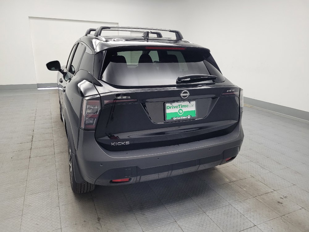 Used 2025 Nissan Kicks SV w/ SV Premium Package FWD image 6