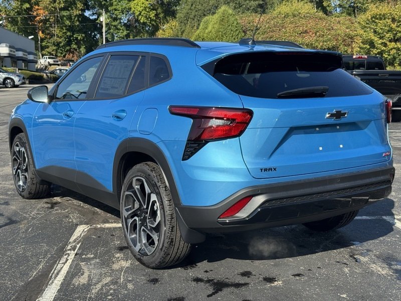 New 2025 Chevrolet Trax RS w/ Sunroof Package image 5