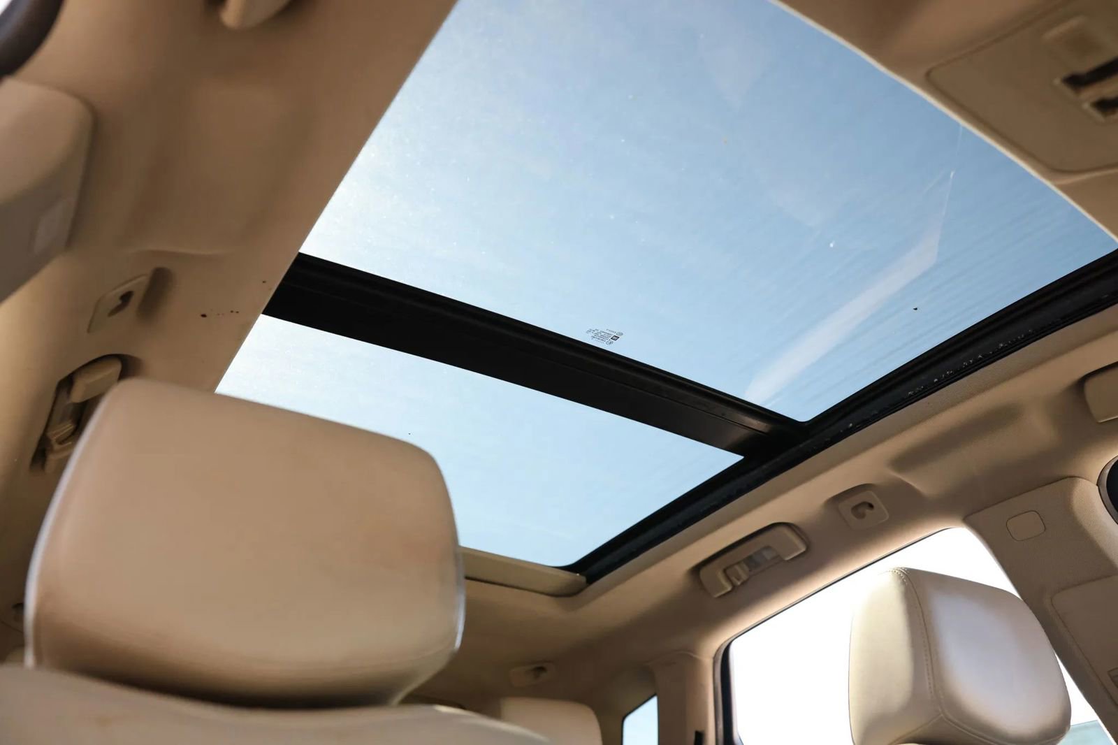 Used 2010 Cadillac SRX Luxury image 24