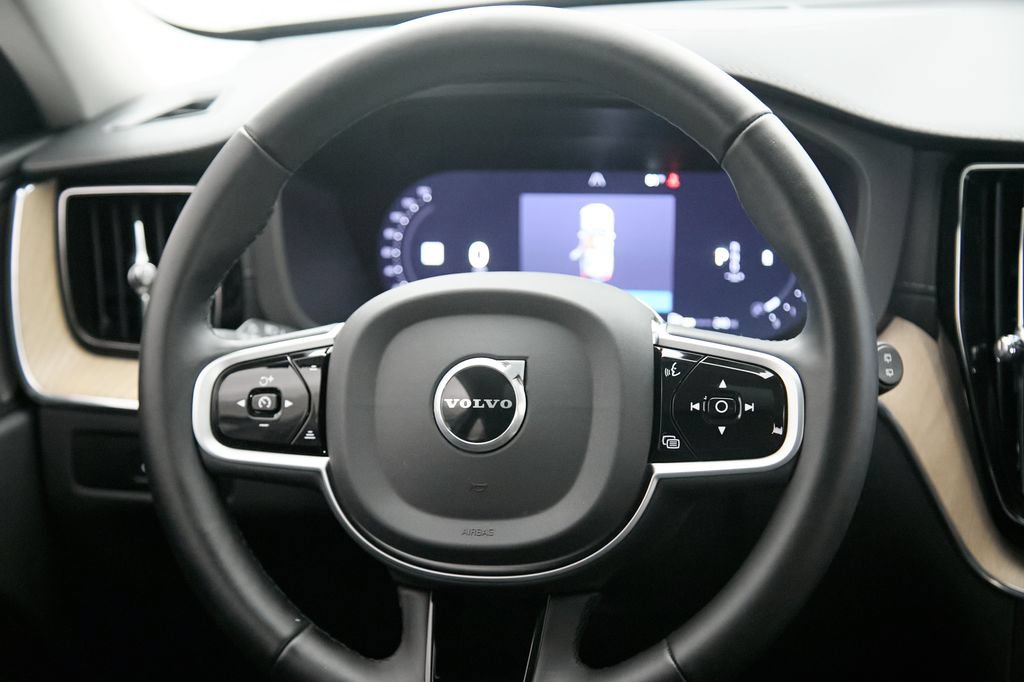 Used 2026 Volvo XC60 B5 Plus AWD/4WD image 28