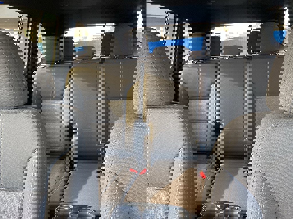 Used 2025 GMC Acadia Elevation image 36