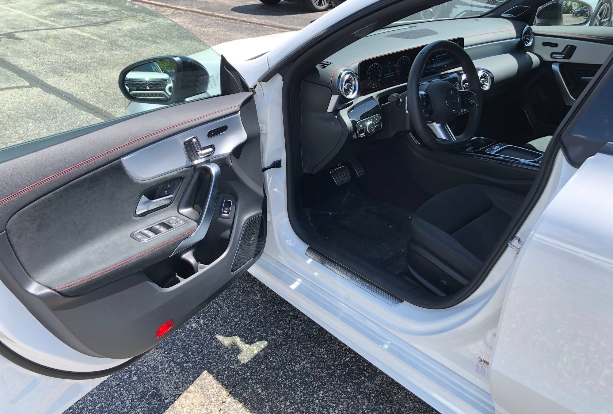 New 2025 Mercedes-Benz CLA 250 4MATIC image 11