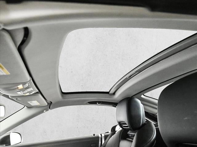 Used 2013 Mercedes-Benz SL 550 image 16