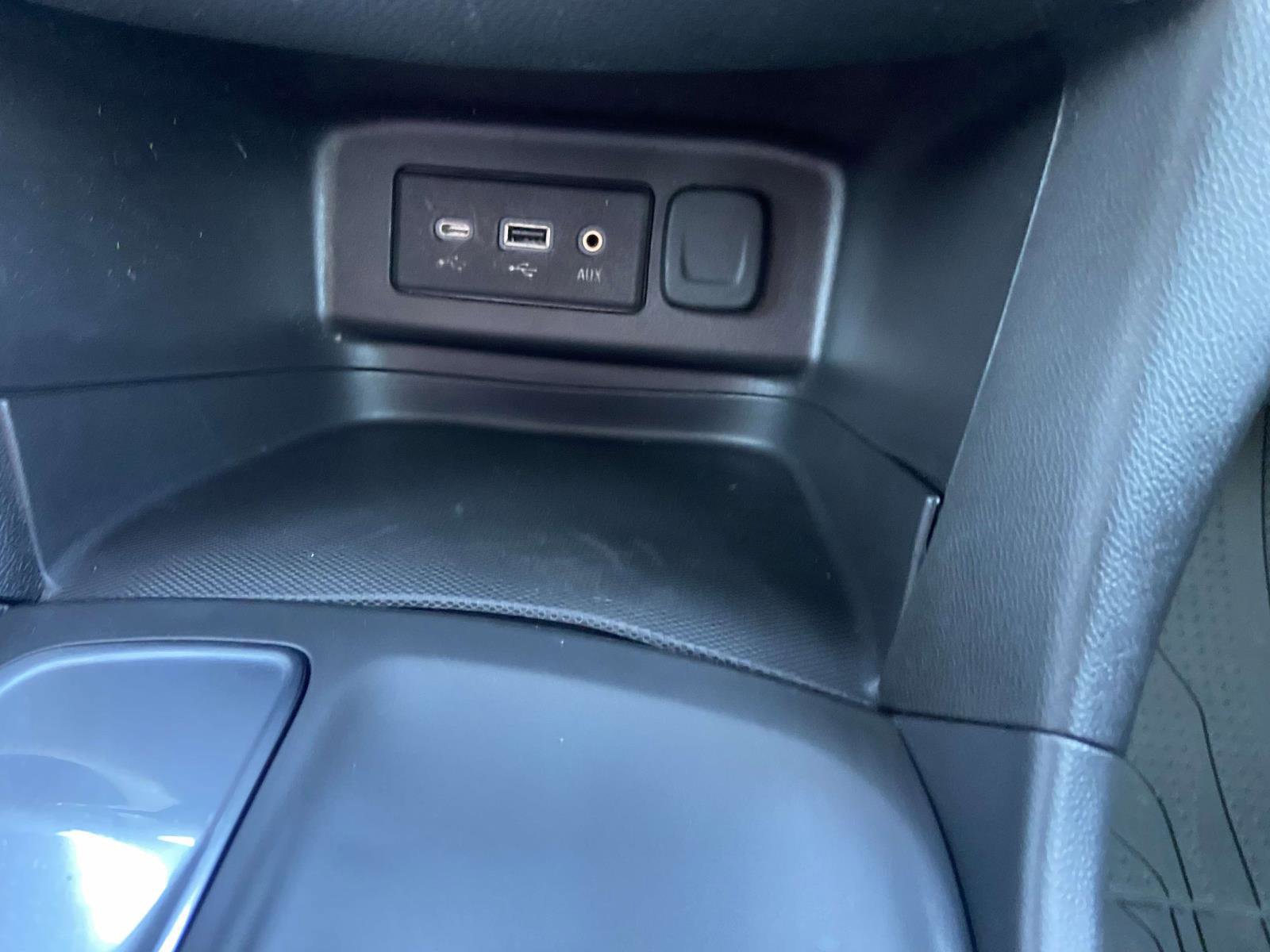 Used 2020 Chevrolet Equinox LT w/ Driver Convenience Package image 13