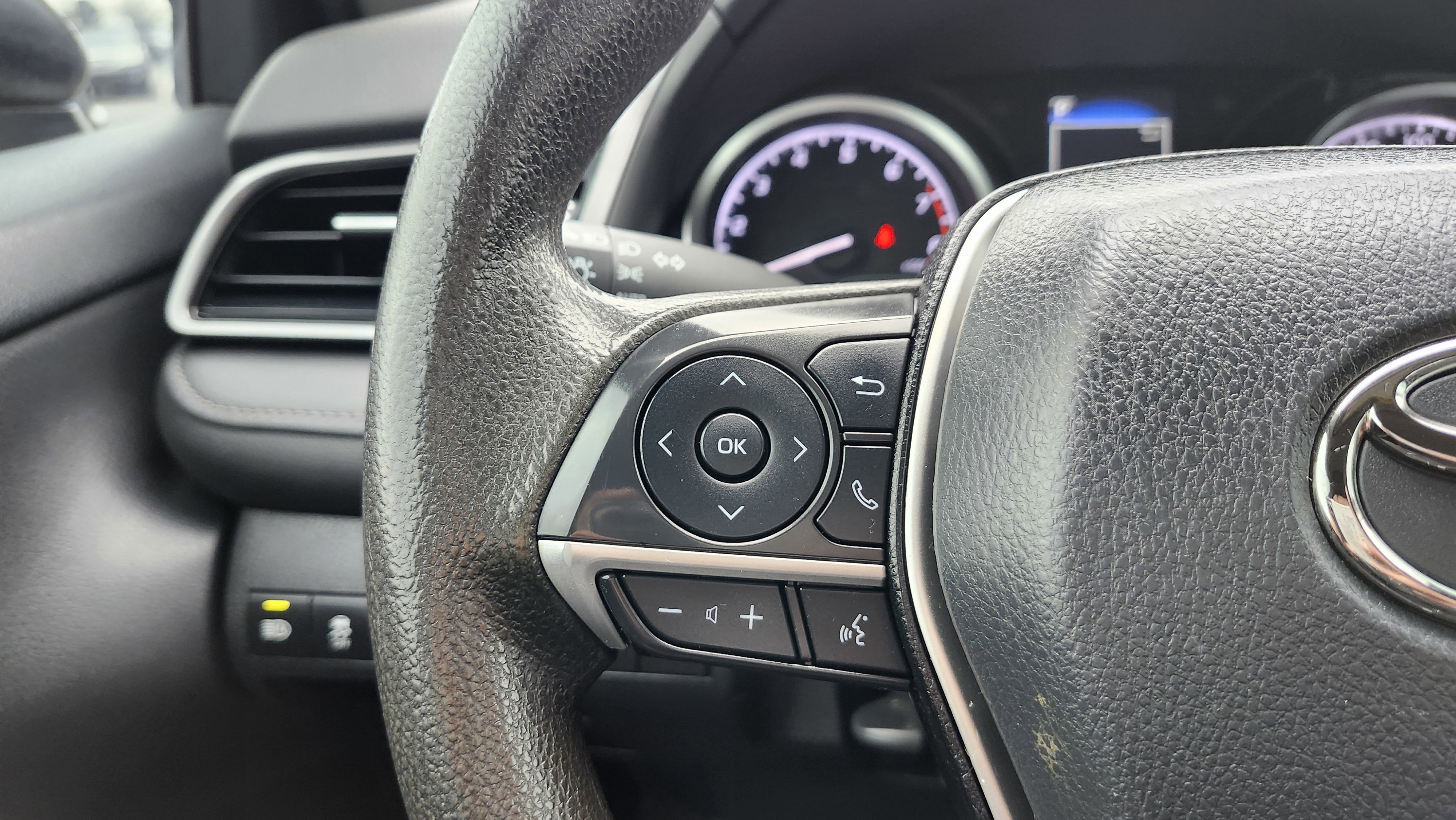 Used 2024 Toyota Camry LE image 32