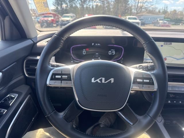 Used 2025 Kia Telluride S image 13