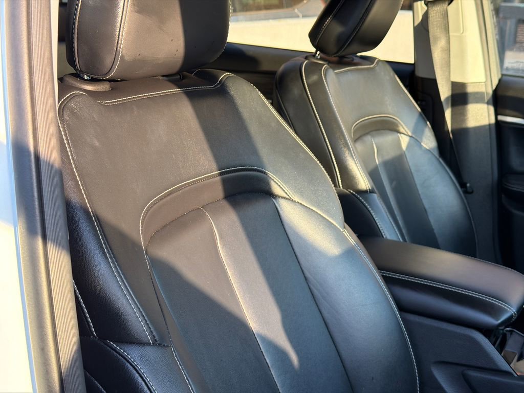 Used 2022 Jeep Grand Cherokee L Limited w/ Black Appearance Package image 12