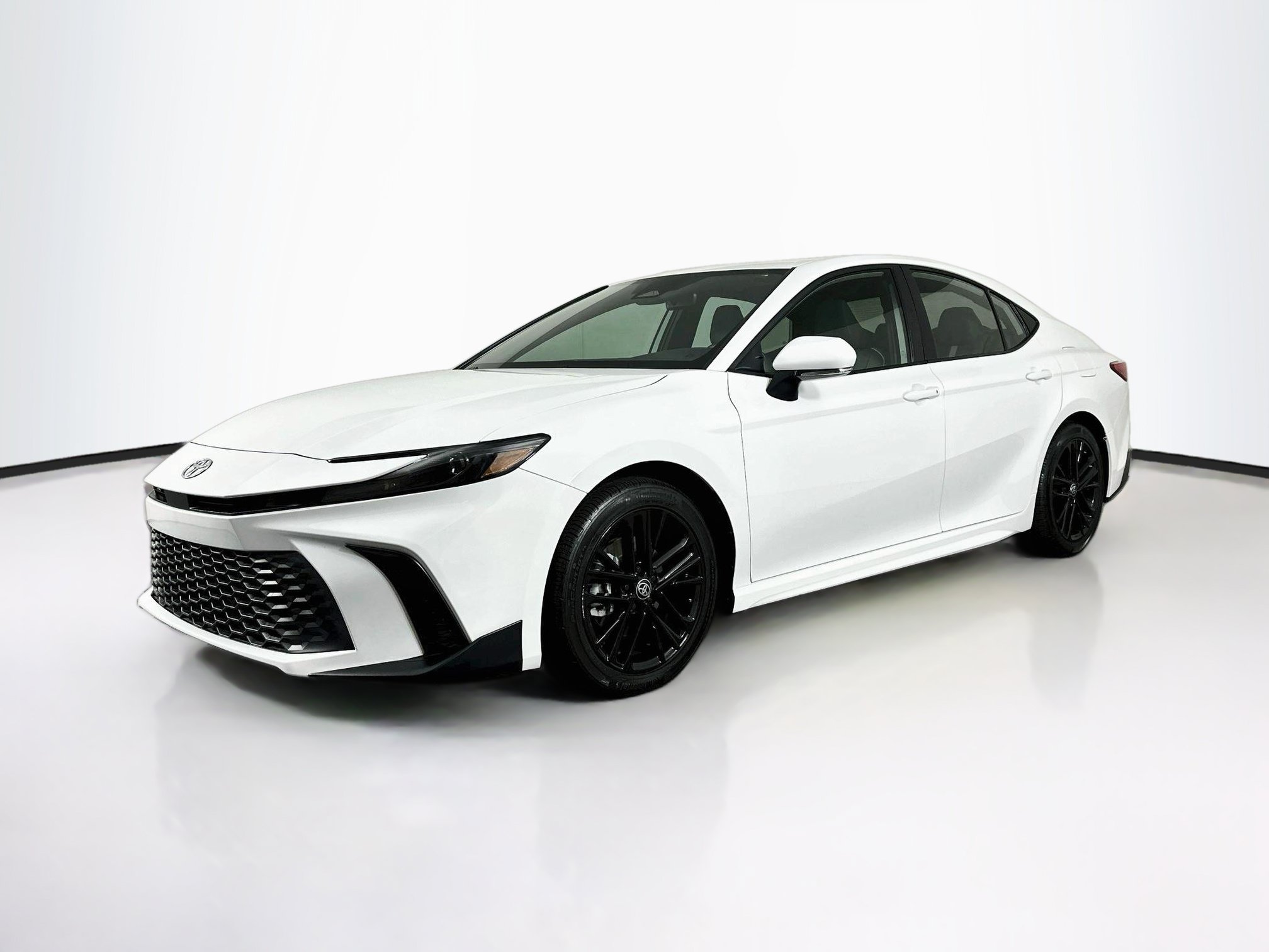 Used 2026 Toyota Camry SE w/ Convenience Package FWD image 3