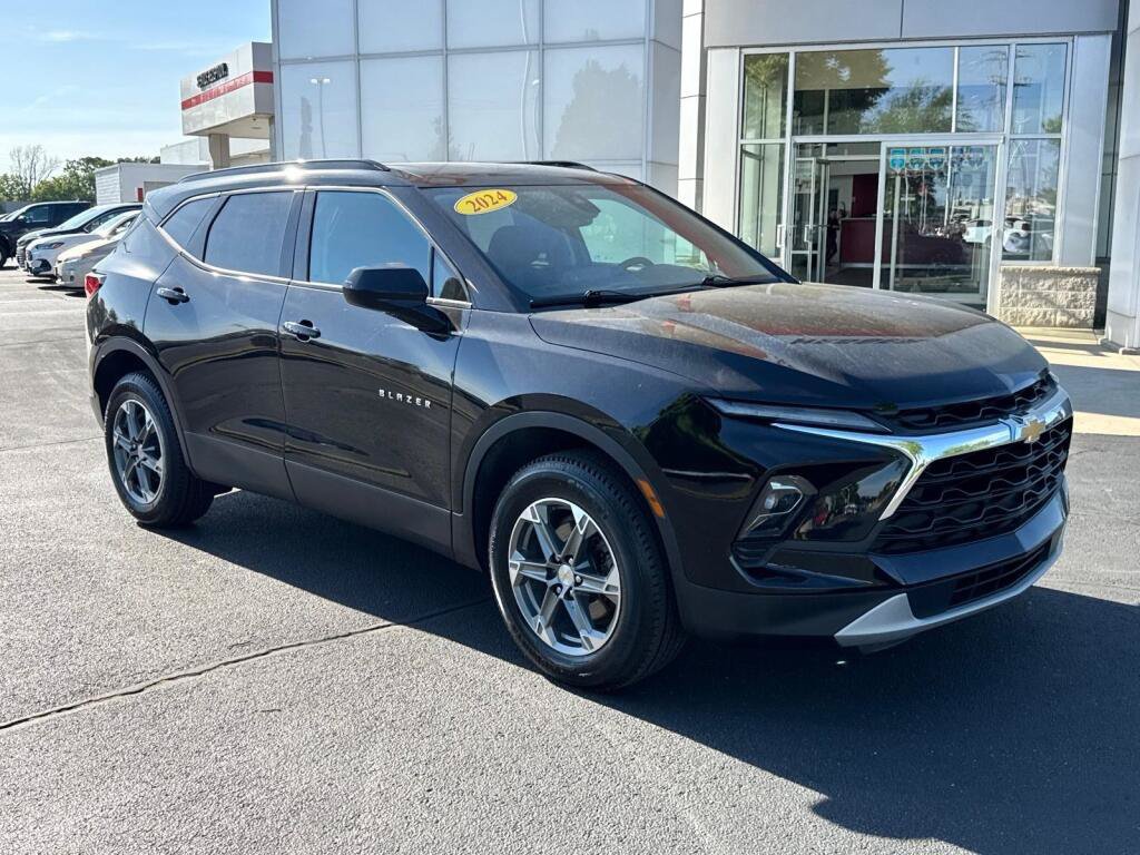 Used 2024 Chevrolet Blazer LT w/ Convenience Package AWD/4WD image 1