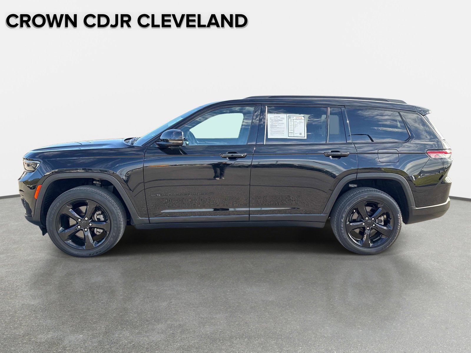 Used 2022 Jeep Grand Cherokee L Laredo image 7