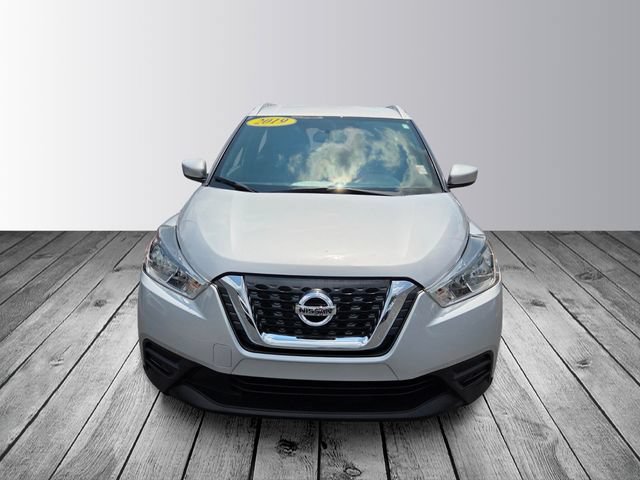 Used 2019 Nissan Kicks SV FWD image 2