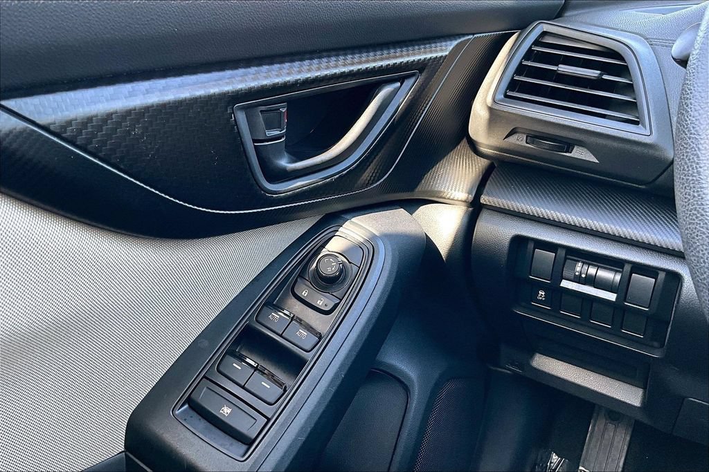 Used 2021 Subaru Impreza 2.0i Premium w/ Popular Package #2 AWD/4WD image 16