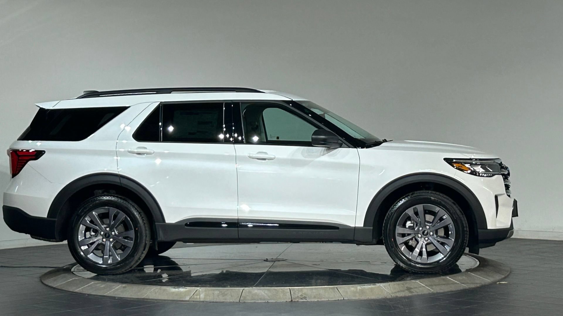 New 2026 Ford Explorer Active w/ Active Comfort Package AWD/4WD image 11