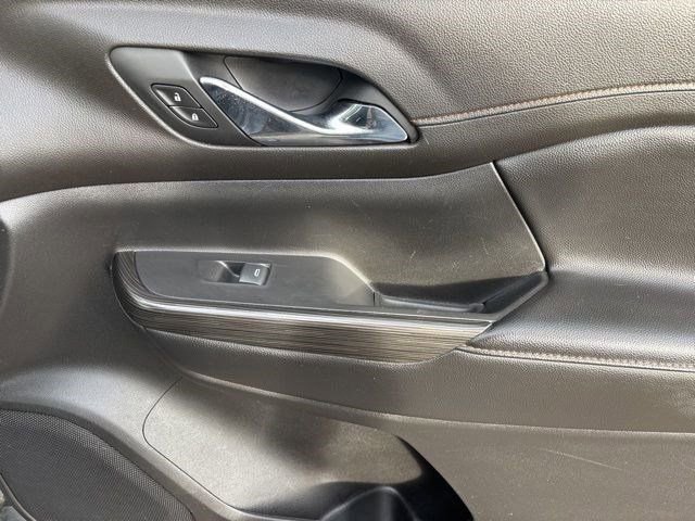 Used 2019 GMC Acadia SLE image 42